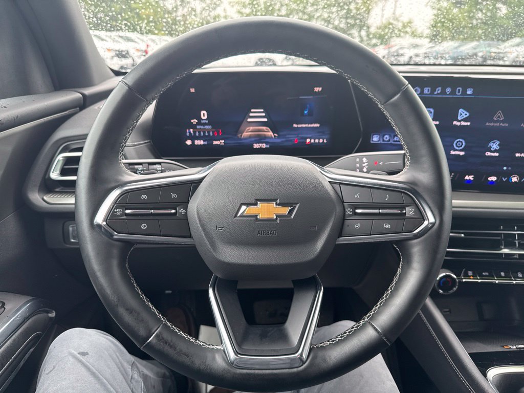Used 2025 Chevrolet Traverse LT AWD/4WD image 28