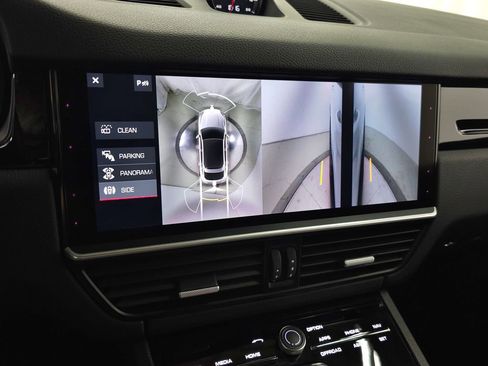 Used 2020 Porsche Cayenne AWD/4WD image 31