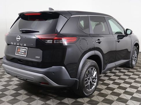 Used 2023 Nissan Rogue S AWD/4WD image 7