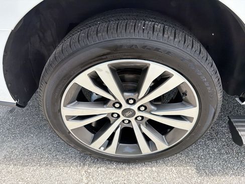 Used 2021 Ford Expedition Limited AWD/4WD image 18