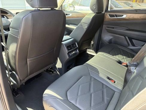 New 2026 Volkswagen Atlas SE FWD image 9
