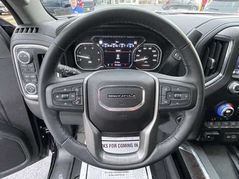 Used 2023 GMC Sierra 3500 Denali image 4