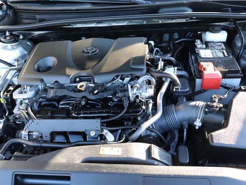 Used 2024 Toyota Camry SE image 18