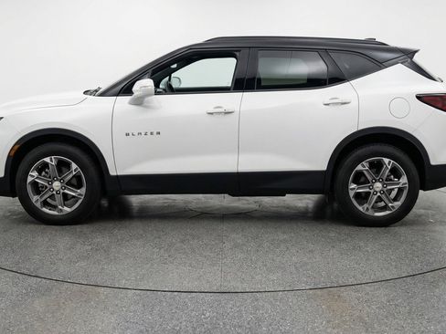 Used 2025 Chevrolet Blazer LT FWD image 5