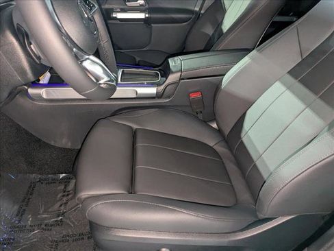 New 2026 Mercedes-Benz GLB 250 image 17