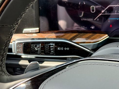 New 2026 Cadillac Escalade Platinum Sport w/ LPO, ONYX Package AWD/4WD image 27