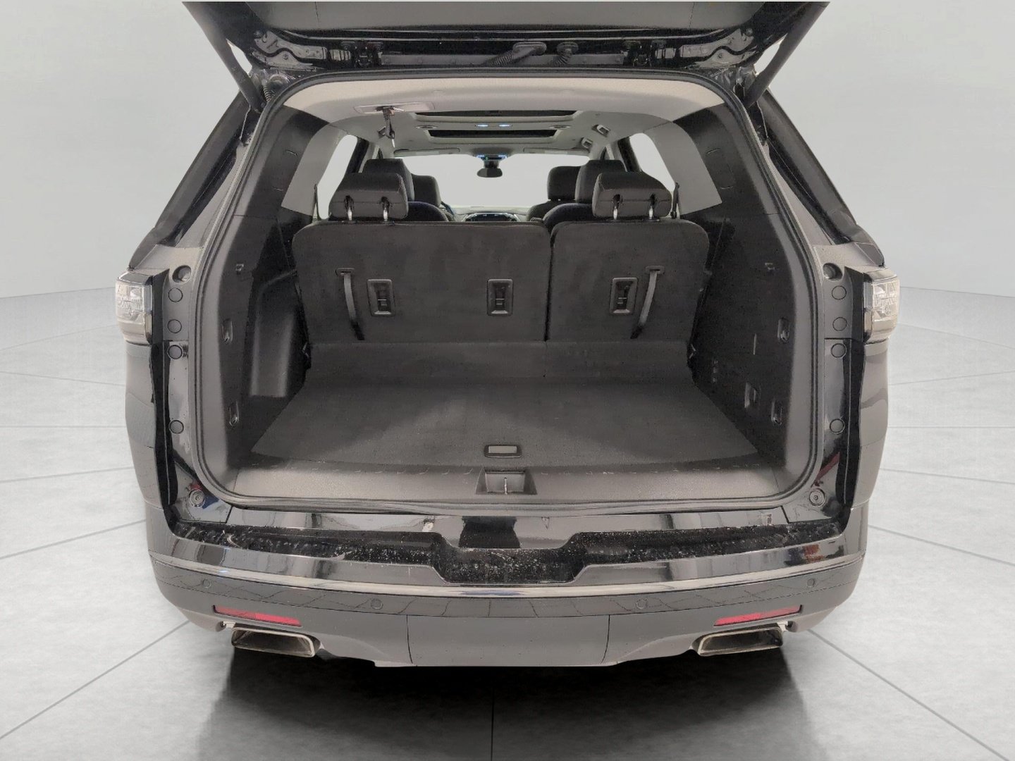 Used 2021 Chevrolet Traverse Premier w/ Redline Edition AWD/4WD image 17