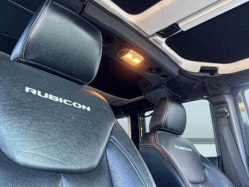 Used 2017 Jeep Wrangler Unlimited Rubicon image 14