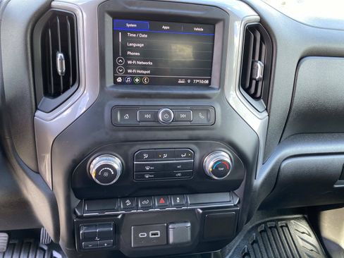 Used 2021 GMC Sierra 1500 4x4 Crew Cab w/ Sierra Value Package image 13