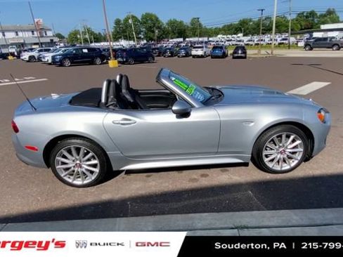 Used 2018 FIAT 124 Spider Lusso w/ Convenience Group RWD image 11