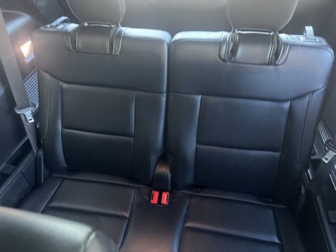 Used 2023 Ford Explorer Limited image 12