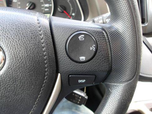 Used 2015 Toyota RAV4 LE AWD/4WD image 16