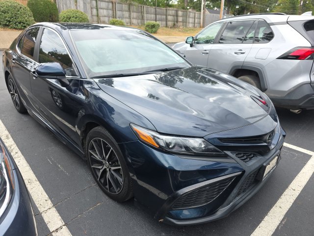 Used 2021 Toyota Camry SE FWD image 3