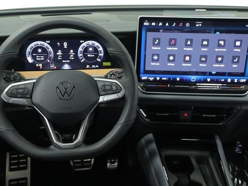 New 2026 Volkswagen Tiguan SEL R-Line image 12