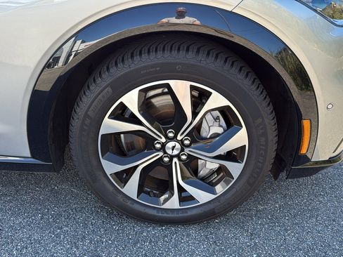 Used 2021 Ford Mustang Mach-E Premium image 11