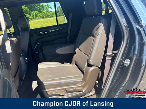 Used 2023 GMC Yukon Denali AWD/4WD image 17