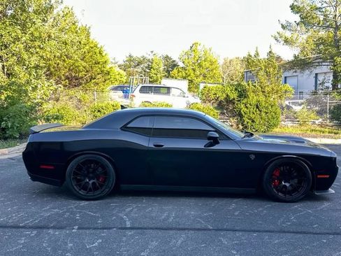 Used 2015 Dodge Challenger SRT Hellcat RWD image 5