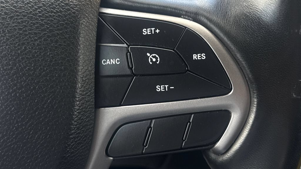Used 2019 Jeep Grand Cherokee Altitude AWD/4WD image 36