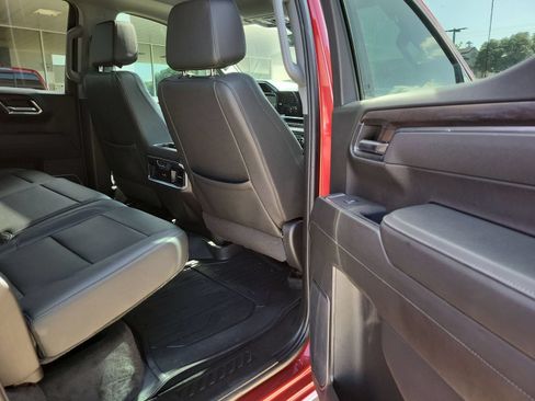 Used 2024 GMC Sierra 1500 SLT AWD/4WD image 27