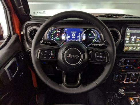 Used 2023 Jeep Wrangler Unlimited image 10