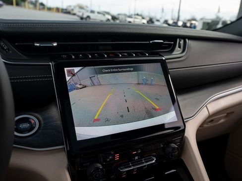 New 2025 Jeep Grand Cherokee L Limited w/ Black Appearance Package image 26