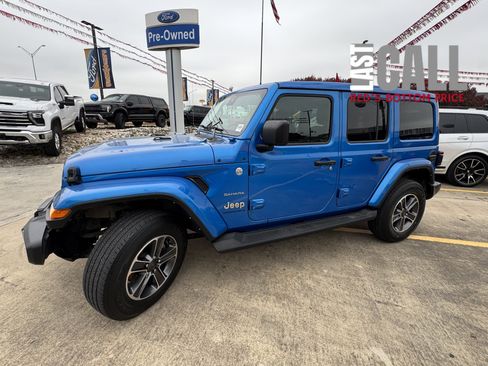 Used 2023 Jeep Wrangler Sahara w/ Safety Group image 13