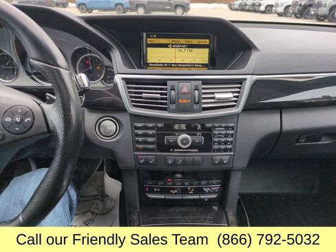 Used 2011 Mercedes-Benz E 550 4MATIC Sedan image 18