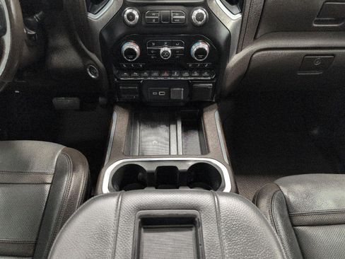 Used 2020 GMC Sierra 1500 Denali w/ Denali Ultimate Package AWD/4WD image 16