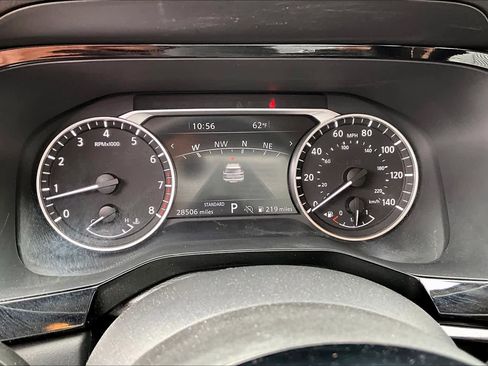Used 2023 Nissan Pathfinder SL w/ SL Premium Package FWD image 23