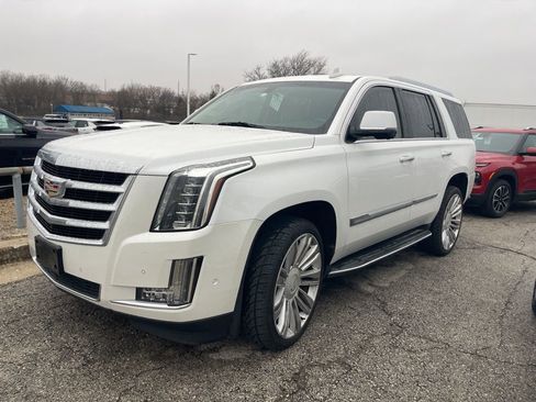 Used 2017 Cadillac Escalade 4WD image 3