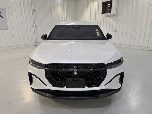 Used 2025 Lincoln Nautilus Premier w/ Jet Appearance Package image 8