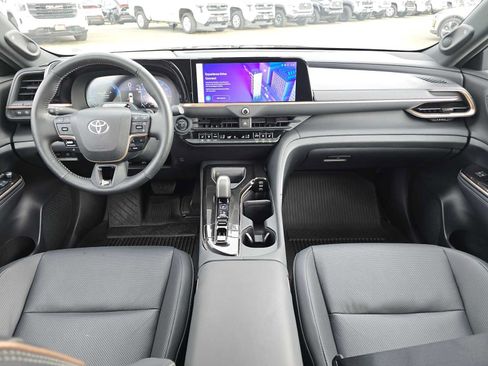 Used 2025 Toyota Crown Signia w/ Advanced Technology Package AWD/4WD image 18