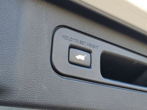 Used 2023 Honda Pilot Elite image 9