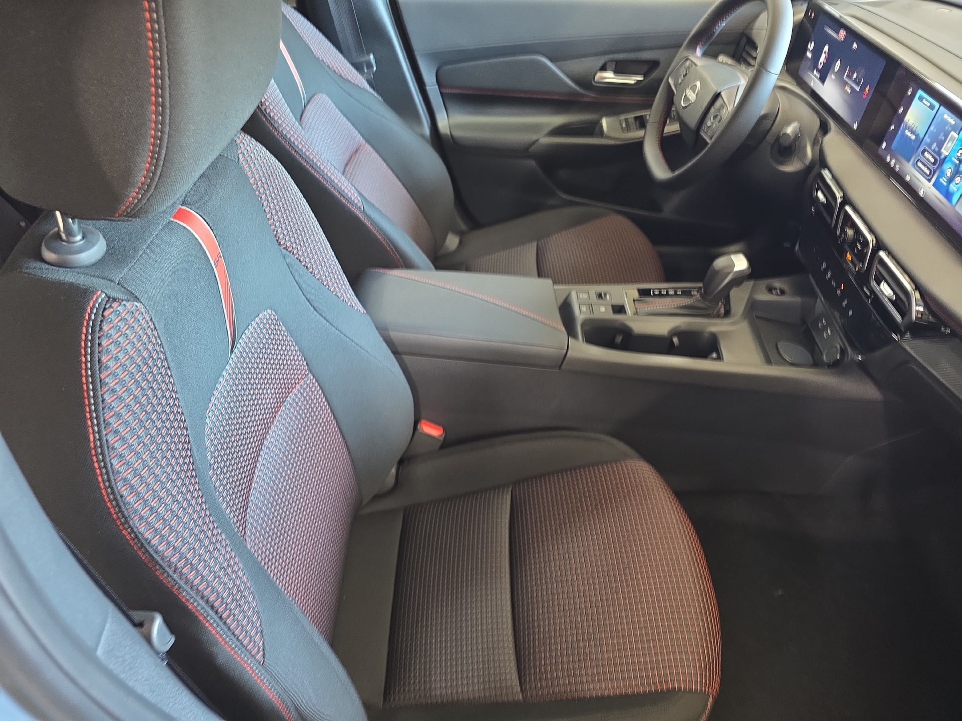 New 2027 Nissan Sentra SR w/ Floor Mat Package FWD image 10