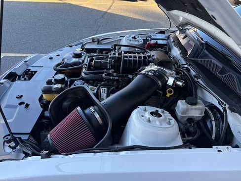 Used 2010 Ford Mustang Shelby GT500 image 37