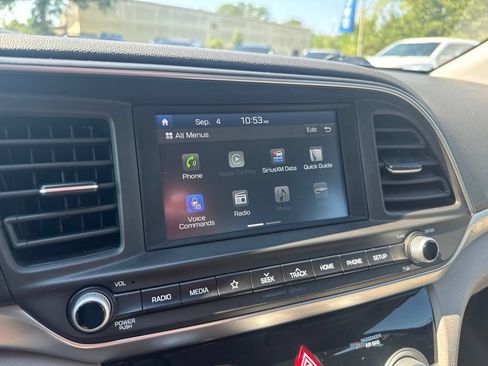 Used 2019 Hyundai Elantra SEL FWD image 16