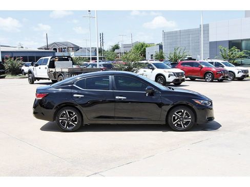 Used 2024 Nissan Sentra SV FWD image 6
