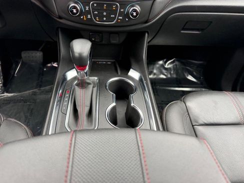 Used 2023 Chevrolet Traverse RS image 18
