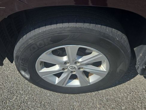 Used 2011 Toyota Highlander 4WD w/ Tech Pkg image 12