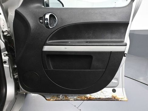 Used 2008 Chevrolet HHR LS image 35