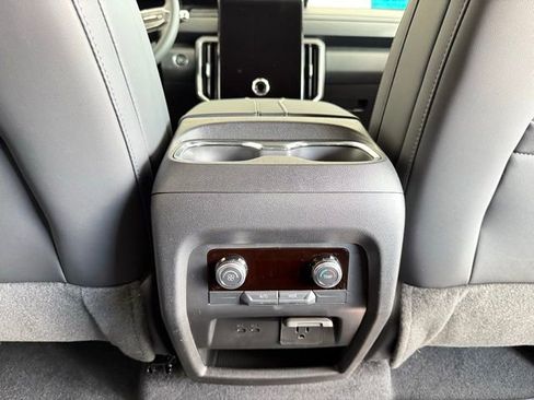 New 2025 GMC Acadia Elevation w/ Elevation Premium Package image 24