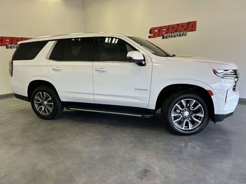 Used 2023 Chevrolet Tahoe LT w/ Luxury Package RWD image 2