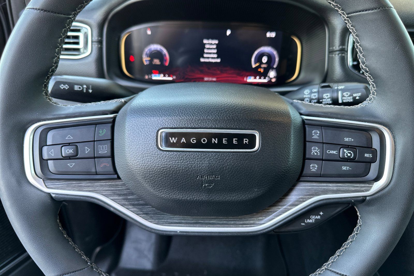Used 2023 Jeep Wagoneer Series III w/ Premium Group I AWD/4WD image 25