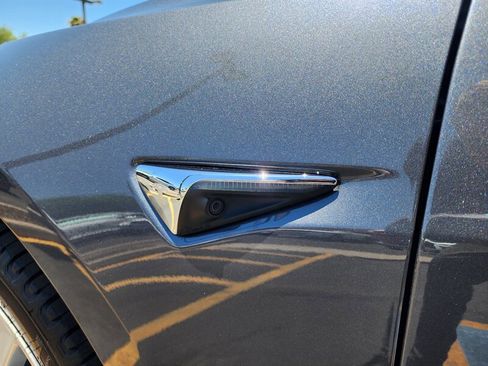 Used 2018 Tesla Model 3 Long Range RWD image 10