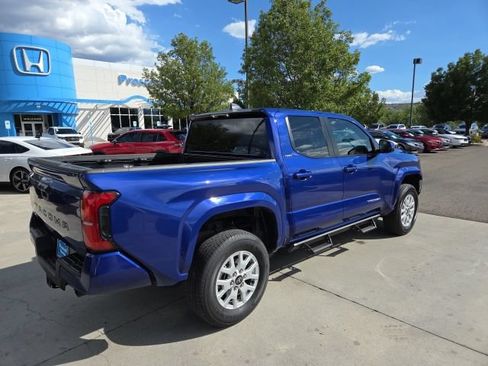 Used 2025 Toyota Tacoma SR5 AWD/4WD image 5
