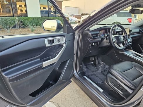 Used 2023 Ford Explorer Limited w/ Equipment Group 301A image 15