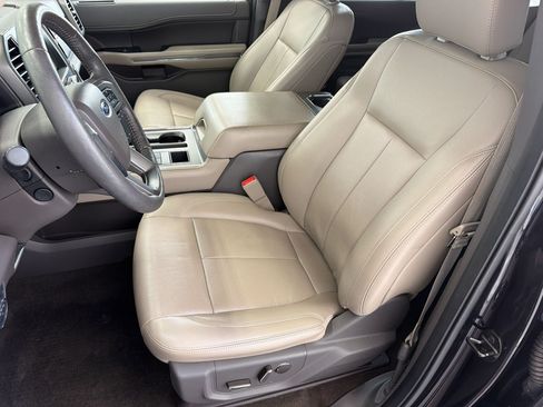 Used 2019 Ford Expedition XLT w/ Equipment Group 202A RWD image 23