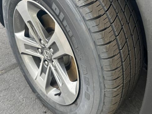 Used 2025 Honda Pilot EX-L image 37
