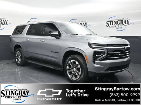 Used 2026 Chevrolet Suburban LT w/ Comfort Package RWD image 1
