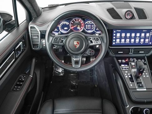 Certified 2023 Porsche Cayenne Turbo AWD/4WD image 16